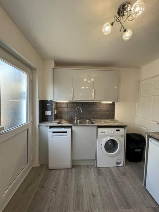 Welsh Getaway Home No 2 - 10 Mins To Bike Park Wales Merthyr Tydfil Exteriör bild