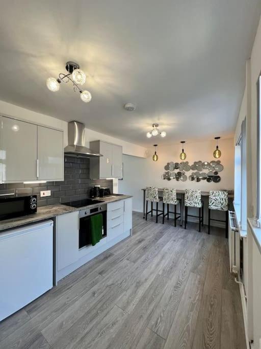 Welsh Getaway Home No 2 - 10 Mins To Bike Park Wales Merthyr Tydfil Exteriör bild